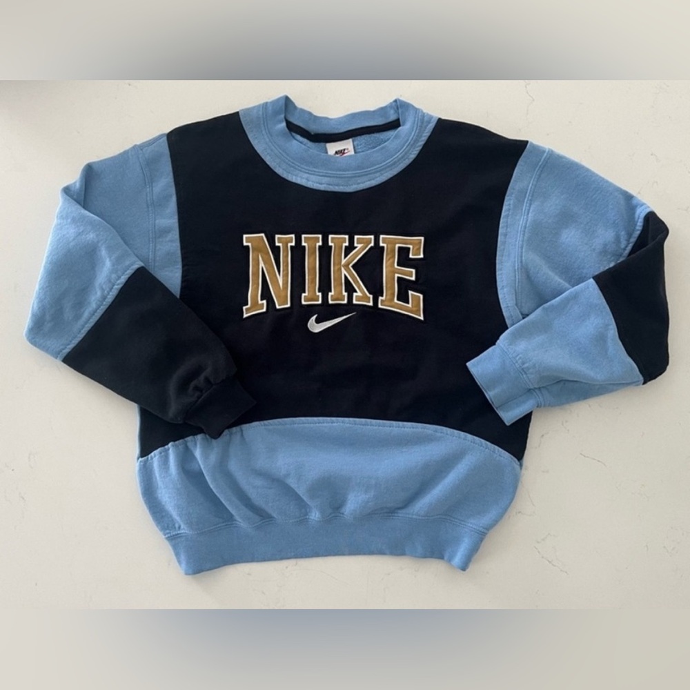 Reworked Nike Crew 🩵